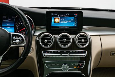 Mercedes Klasa C C 300 9G-TRONIC