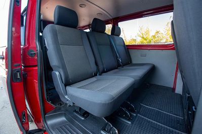 Volkswagen Transporter Kombi L2H1