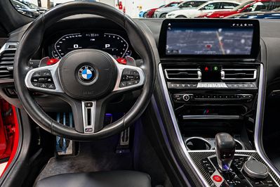 BMW Seria 8 M8