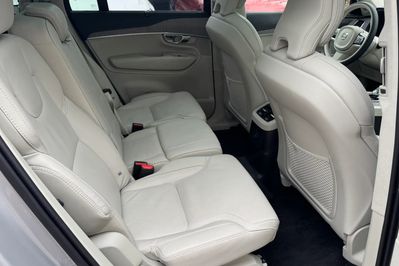 Volvo XC90 T8 AWD Plug-In Hybrid Ultra Dark 7OS