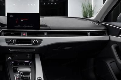 Audi A4 35 TFSI mHEV Advanced S tronic