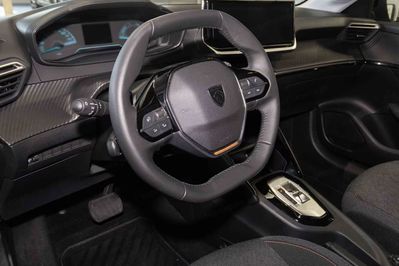 Peugeot 208 Edition e-DCS6 1.2 mHEV