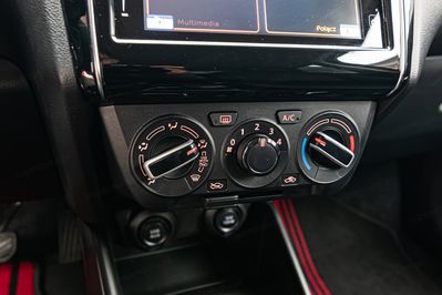Suzuki Swift 1.2 Premium Plus