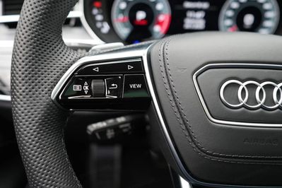 Audi A8 S8 TFSI quattro