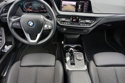 BMW Seria 1 120i Sport Line aut