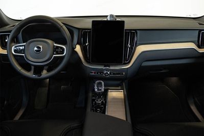 Volvo XC60 B5 AWD Ultra Dark