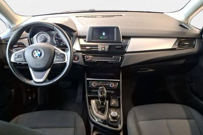 BMW Seria 2 216d aut