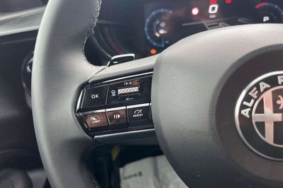 Alfa Romeo Junior Ibrida Q4