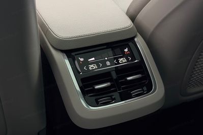 Volvo XC90 D5 AWD Momentum Pro 7os