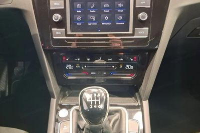 Volkswagen Passat 1.5 TSI EVO Elegance