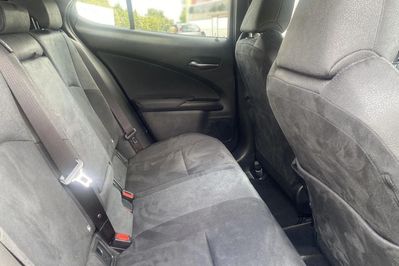 Lexus UX 300h Business