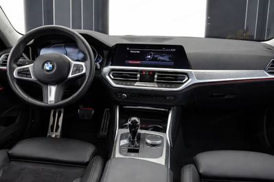 BMW Seria 3 318i M Sport aut