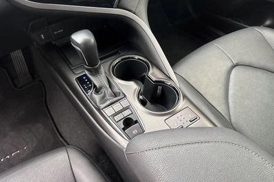 Toyota Camry Comfort 2.5 Hybrid