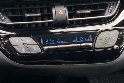 Toyota C-HR Hybrid Style