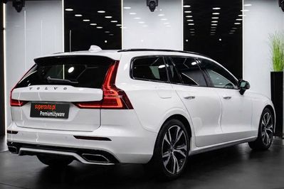 Volvo V60 B3 B R-Design