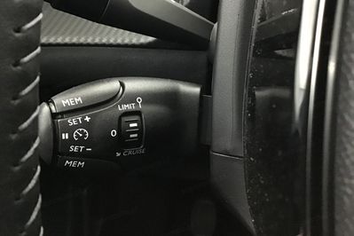 Peugeot 2008 ALLURE 1.2 PureTech