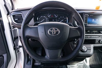 Toyota Proace Verso Medium L1H1 Family AT