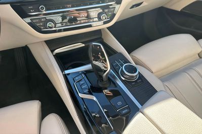 BMW Seria 5 530i Luxury Line