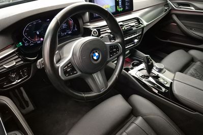 BMW Seria 5 540d xDrive mHEV M Sport