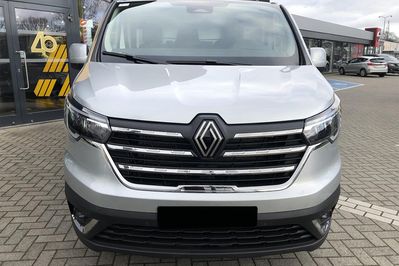 Renault Trafic L2H1 Extra AT9