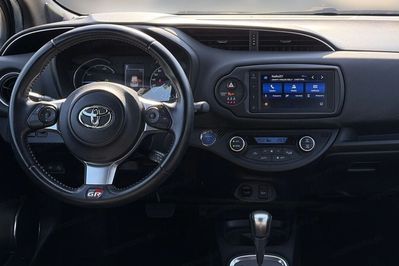Toyota Yaris Hybrid 1.5 GR Sport