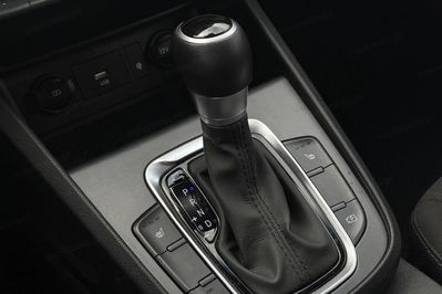 Hyundai Kona 1.6 GDI Hybrid Premium DCT