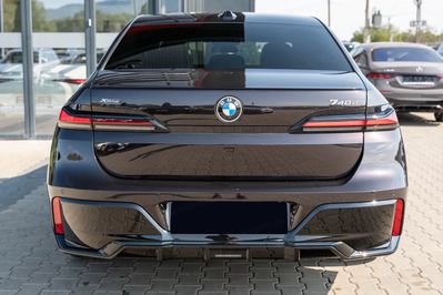 BMW Seria 7 740d xDrive Nero Lusso Edition