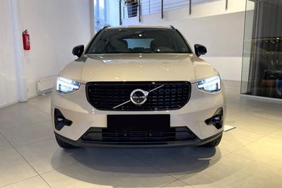 Volvo XC40 B3 Plus Dark