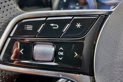 Hongqi H5 Deluxe 2.0T DSG