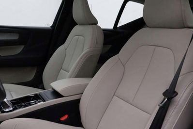 Volvo XC40 B3 Plus Dark