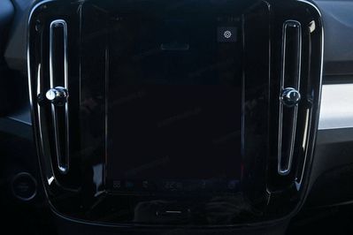 Volvo XC40 B3 Plus Dark