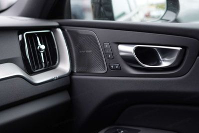 Volvo XC60 B5 AWD Plus Black Edition
