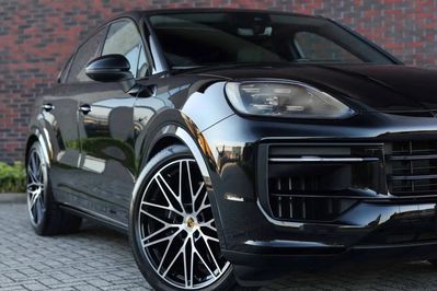 Porsche Cayenne Coupe E-Hybrid Black Edition