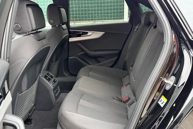 Audi A4 35 TFSI Advanced