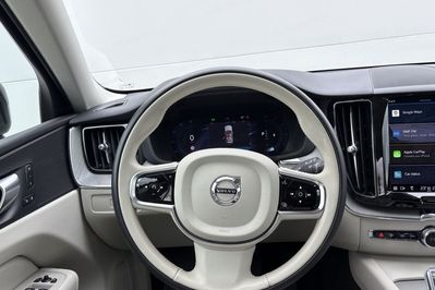 Volvo XC60 B4 D AWD Plus Dark aut