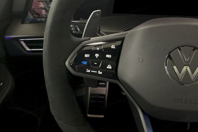 Volkswagen Golf R 2.0 TSI 4Motion DSG