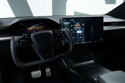 Tesla Model X X Plaid