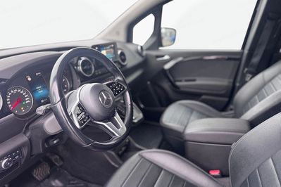 Mercedes T klasa T180d AT