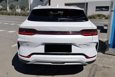 BYD Seal U DM-i  Design AWD