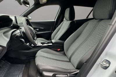 Peugeot 2008 Allure EAT8 1.2 PureTech