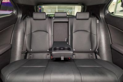 Lexus UX 300h F Sport Design