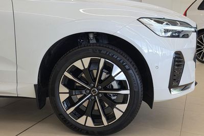 Volvo XC60 T6 Plug-In Hybrid AWD Ultra Dark