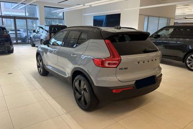 Volvo XC40 B4 Plus Black Edition
