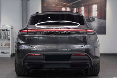 Porsche Macan 4
