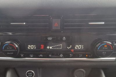 Nissan Qashqai 1.3 DIG-T mHEV N-Connecta XTronic