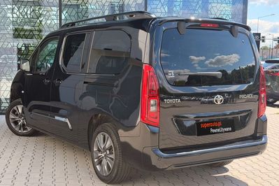 Toyota Proace City Verso 1.2 d-4T Family