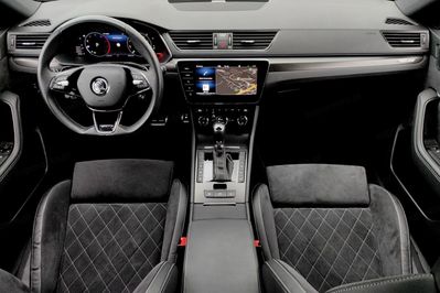 Skoda Superb 2.0 TDI SCR Sportline DSG