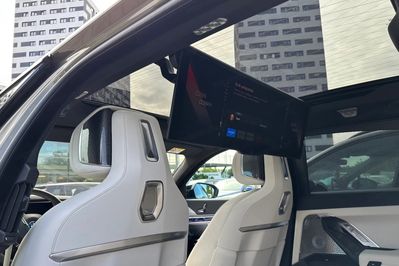 BMW Seria 7 M760e PHEV xDrive Individual Edition sport-aut