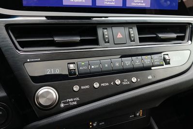 Lexus ES 300h Business Edition