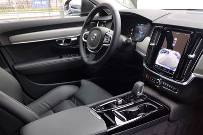 Volvo V90 T6 AWD Plug-In Hybrid Core aut